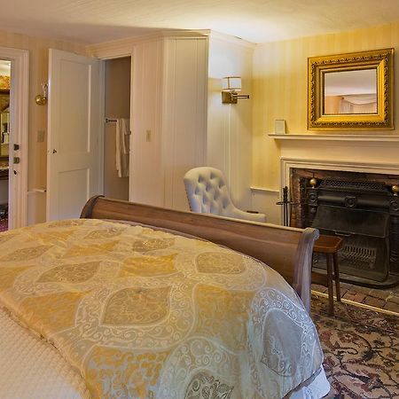 Colby Hill Inn Henniker Buitenkant foto