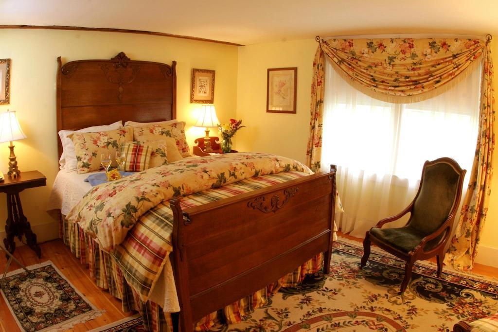 Colby Hill Inn Henniker Buitenkant foto